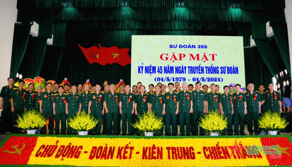 Sư đoàn 355 (Quân khu 2) gặp mặt kỷ niệm 45 năm Ngày truyền thống