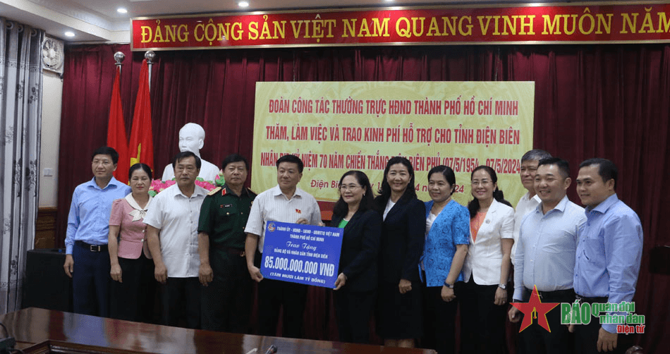 Thường trực HĐND TP Hồ Chí Minh, trao 85 tỷ đồng hỗ trợ tỉnh Điện Biên