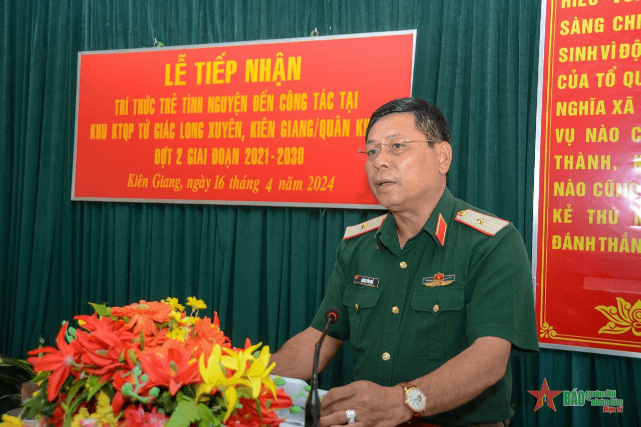 Quân khu 9: Tiếp nhận 23 trí thức trẻ tình nguyện đến công tác tại Khu Kinh tế-Quốc phòng Tứ giác Long Xuyên