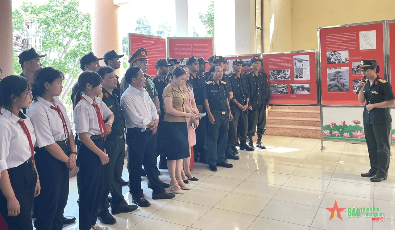 Quân khu 5 khai mạc triển lãm “Điện Biên Phủ - Sức mạnh Việt Nam và tầm vóc thời đại”
