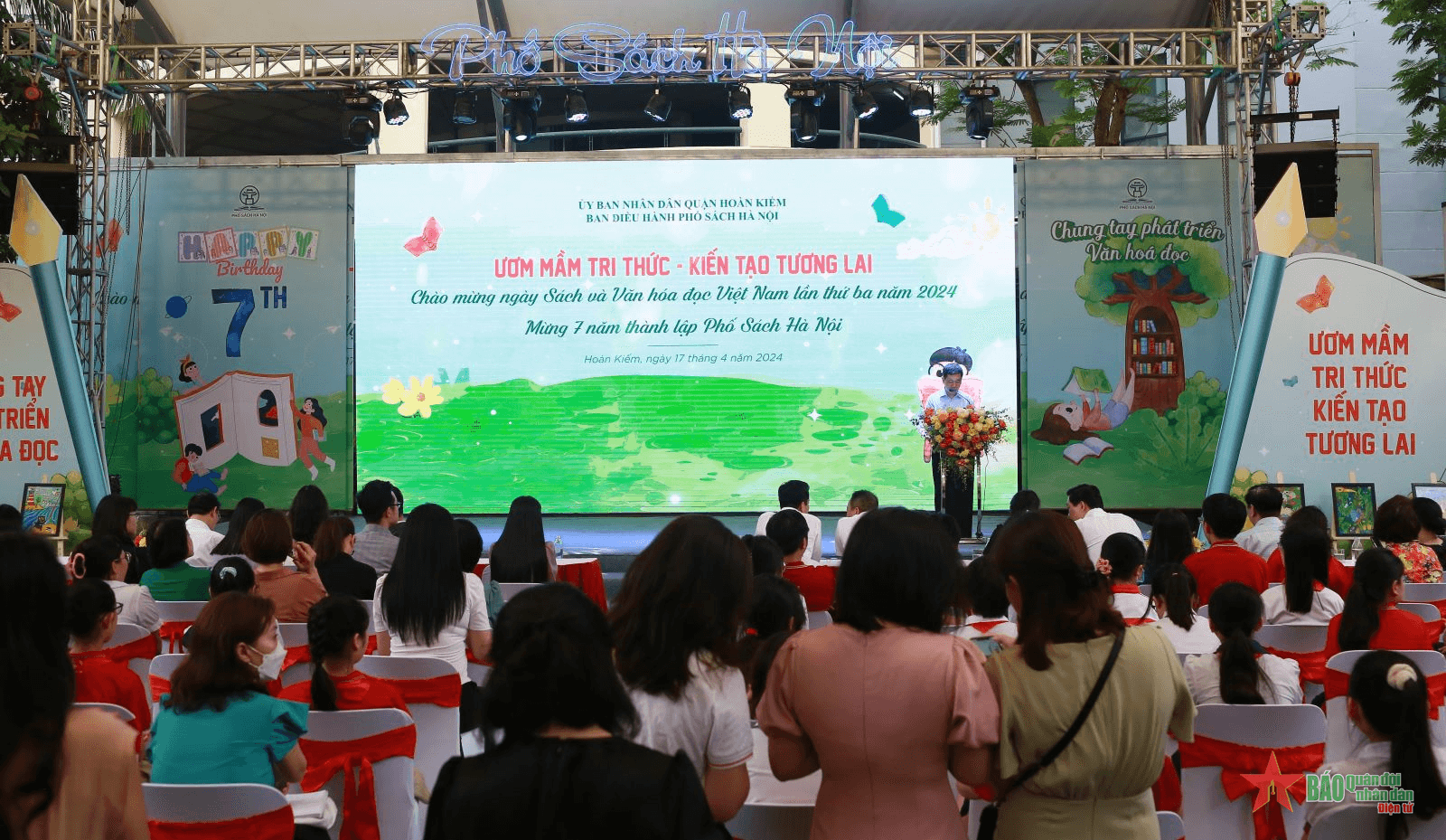 Hà Nội: Khai mạc chuỗi sự kiện hội sách “Ươm mầm tri thức – Kiến tạo tương lai”
