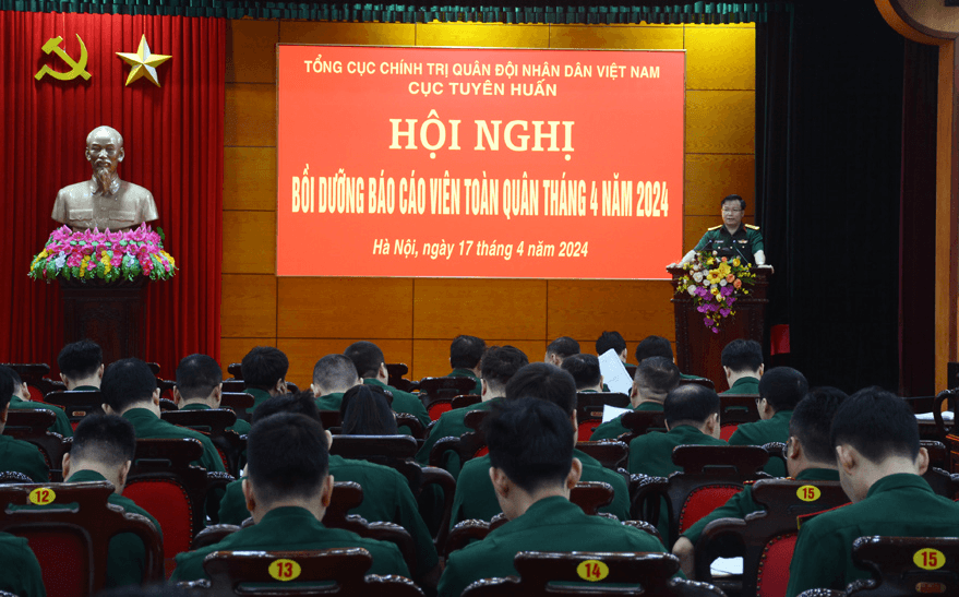 Bồi dưỡng Báo cáo viên toàn quân