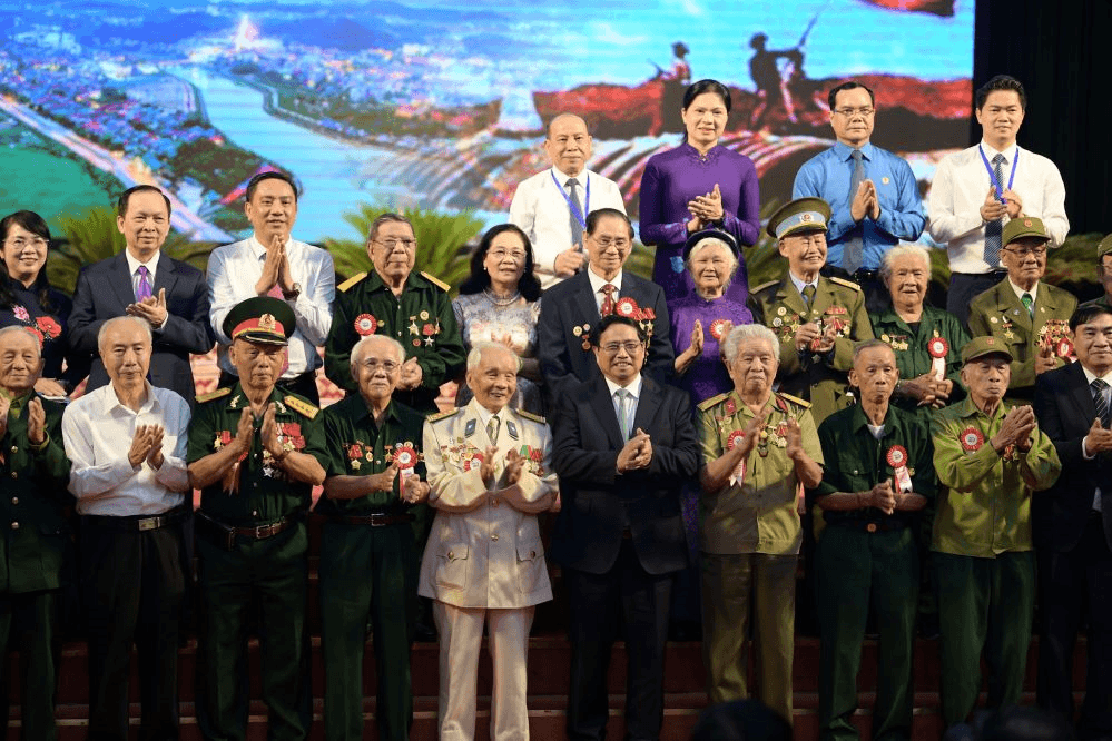 Thấm đượm tình dân, nghĩa Đảng