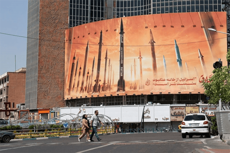 Iran điều tra vụ tấn công tại Isfahan, nhiều hãng bay tạm dừng bay qua khu vực căng thẳng