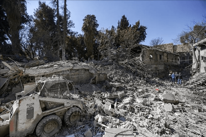 Israel tấn công vị trí quân sự tại Syria