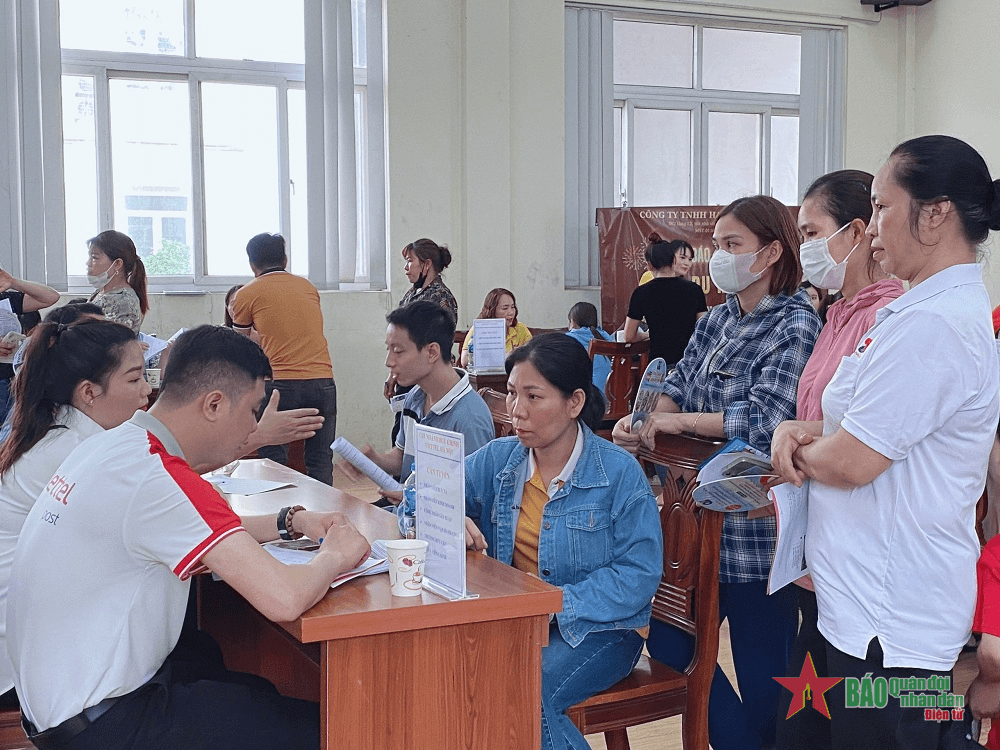 Hơn 1.800 chỉ tiêu việc làm cho người lao động huyện Mê Linh