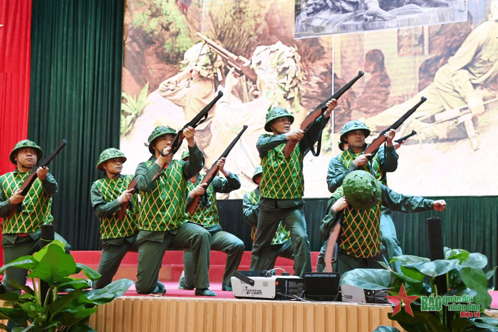 Liên hoan nghệ thuật quần chúng LLVT tỉnh Quảng Ninh và thanh niên, sinh viên năm 2024
