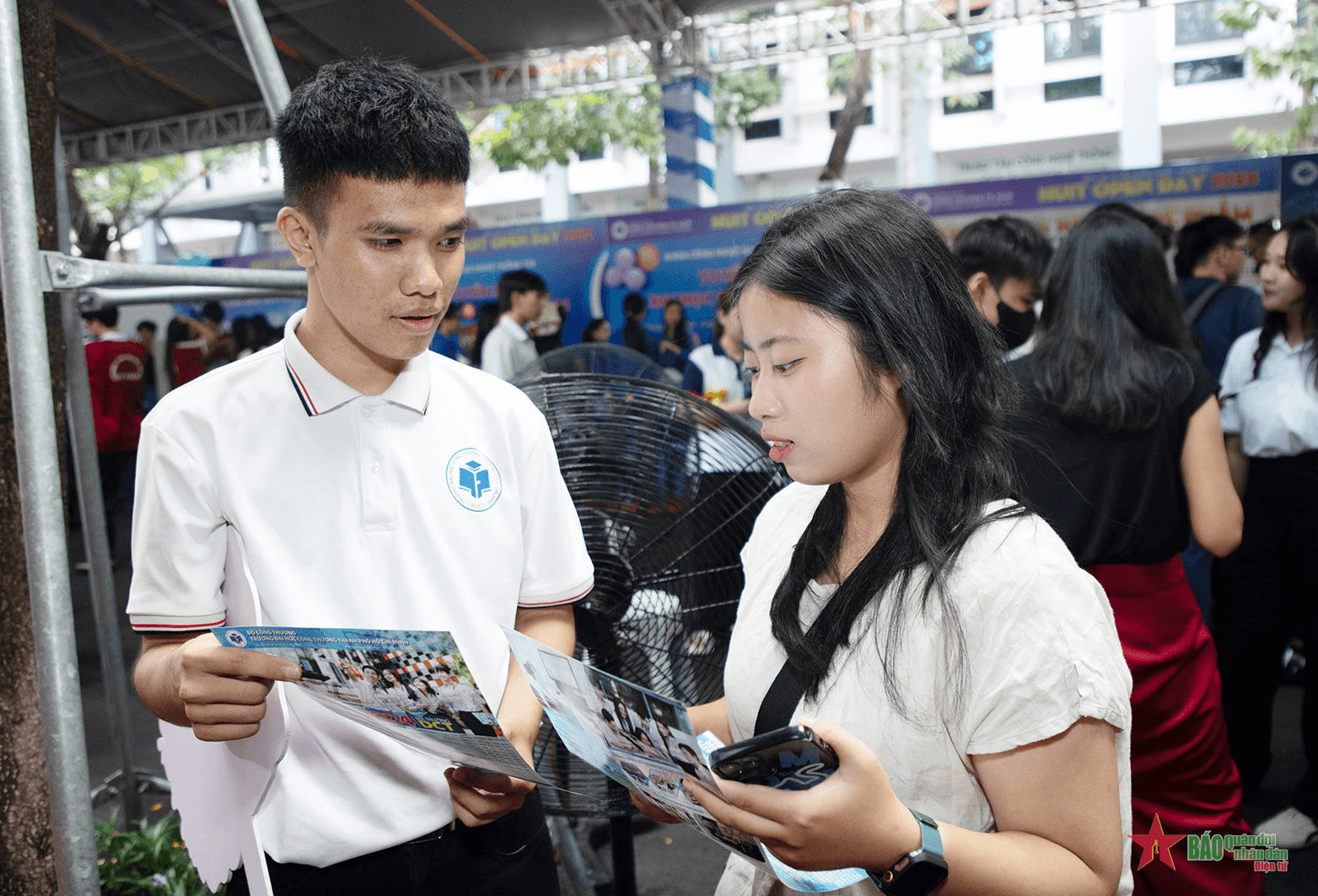 Hơn 3.000 học sinh tìm hiểu ngành nghề lĩnh vực công thương