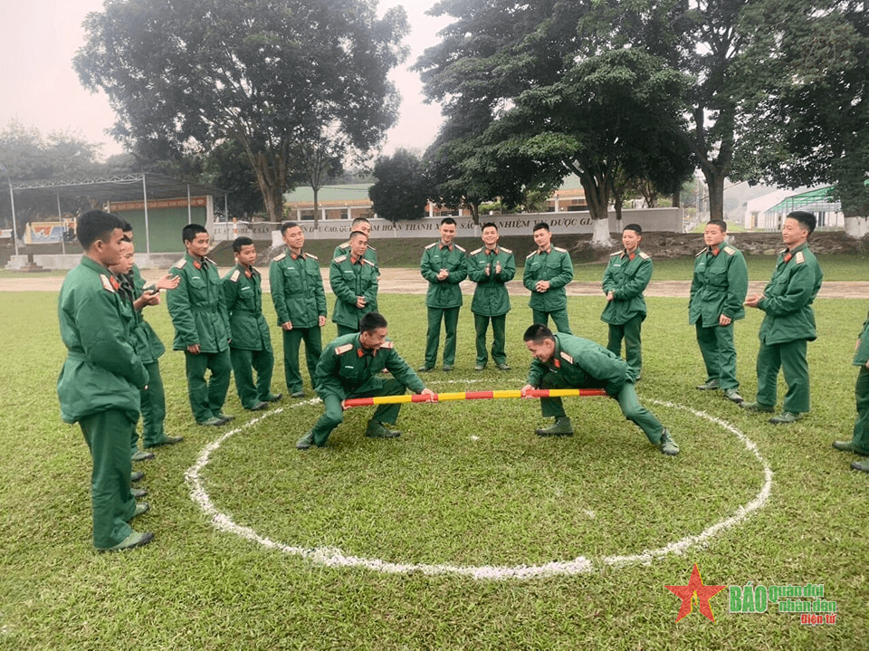 Sư đoàn 324 (Quân khu 4): Ngày nghỉ chơi mà học - Học mà chơi