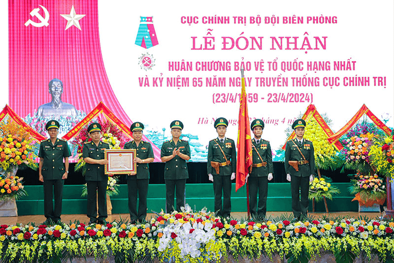 Cục Chính trị (Bộ đội Biên phòng) đón nhận Huân chương Bảo vệ Tổ quốc hạng Nhất