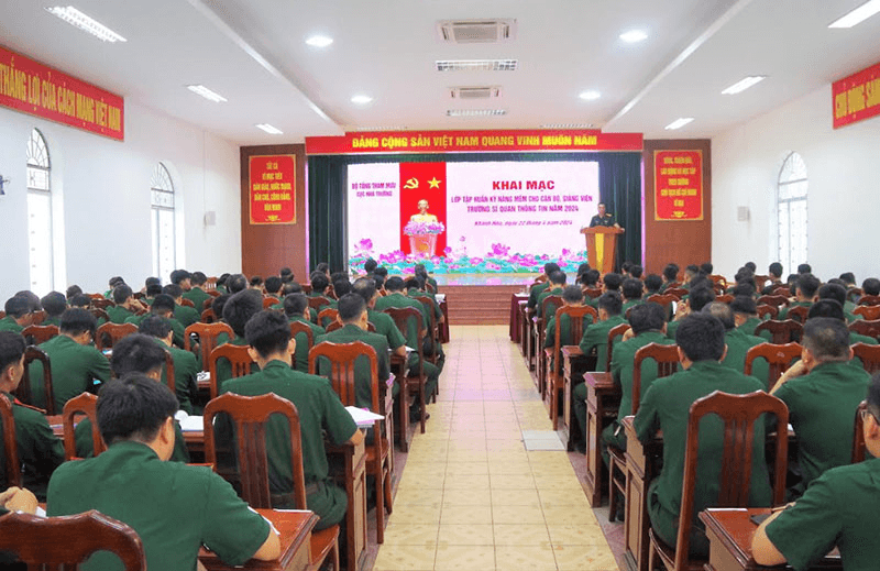 Khai mạc lớp tập huấn kỹ năng mềm cho cán bộ, giảng viên Trường Sĩ quan Thông tin