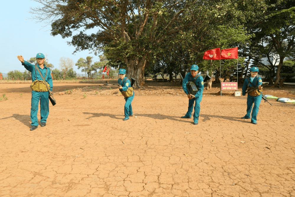Tự vệ Nông trường Cà phê Chư Prông thi đua huấn luyện giỏi