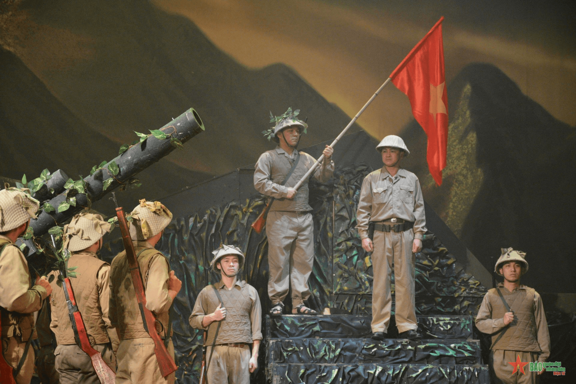 “Điện Biên vẫy gọi” - bản anh hùng ca thời đại Hồ Chí Minh