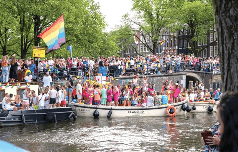 Amsterdam chống quá tải du lịch