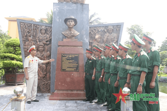 Lữ đoàn Công binh 414 (Quân khu 4) khơi dậy truyền thống để bộ đội say mê cống hiến