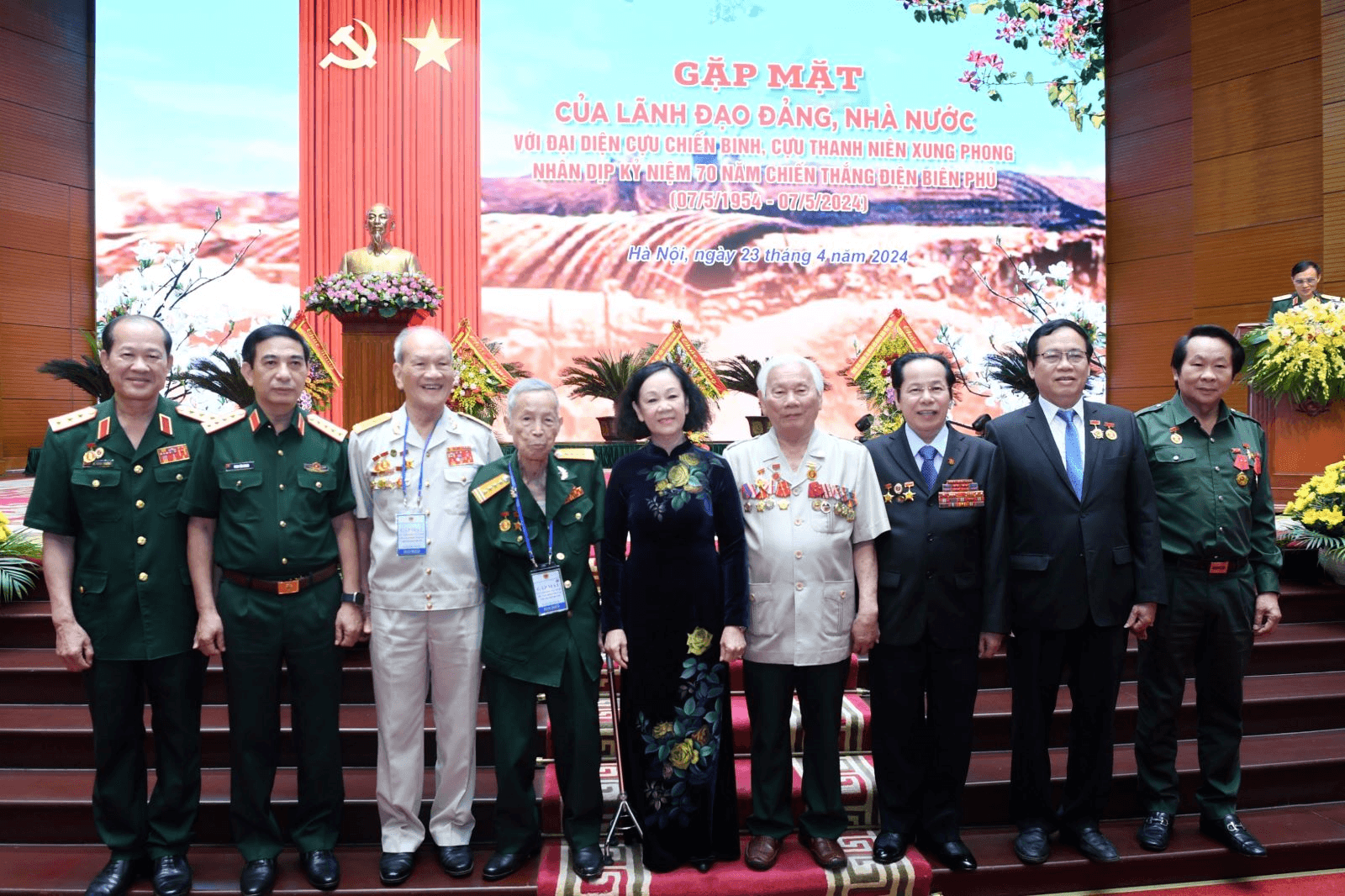 Khắc sâu công lao, lắng đọng ân tình
