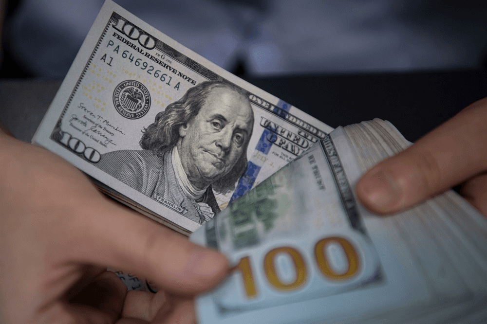 Tỷ giá USD hôm nay (23-4): Đồng USD đạt đỉnh 34 năm so với yên Nhật