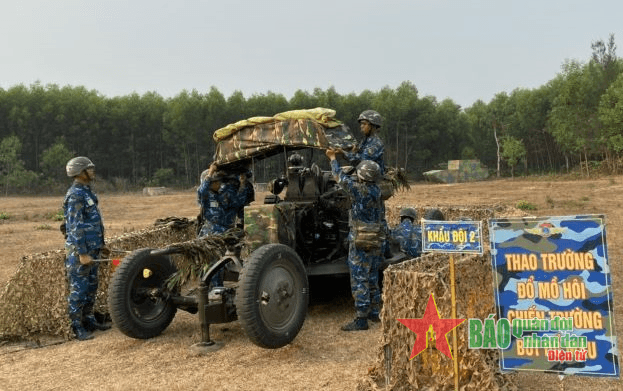 Trung đoàn 224 tổ chức Diễn tập chiến thuật vòng tổng hợp cho Đại đội 4 Pháo phòng không