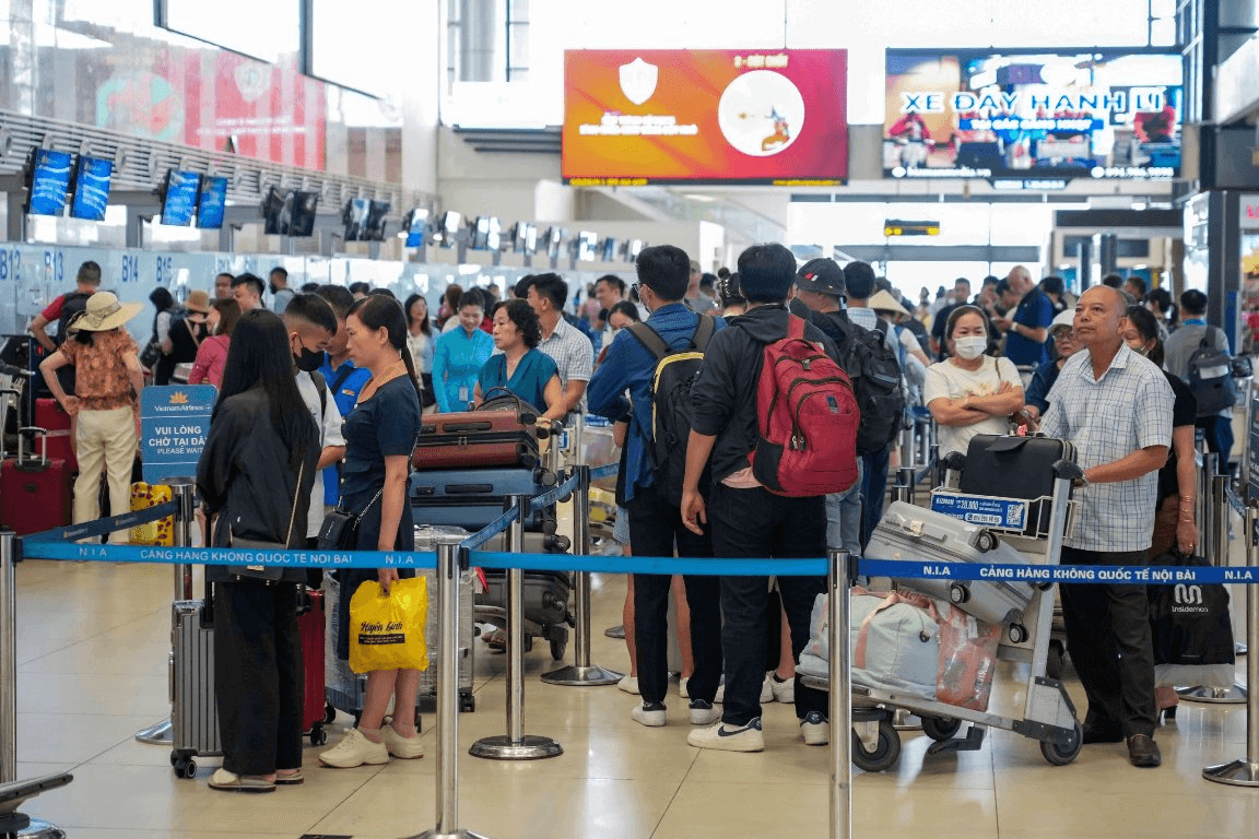 Thực hư giá vé máy bay cao