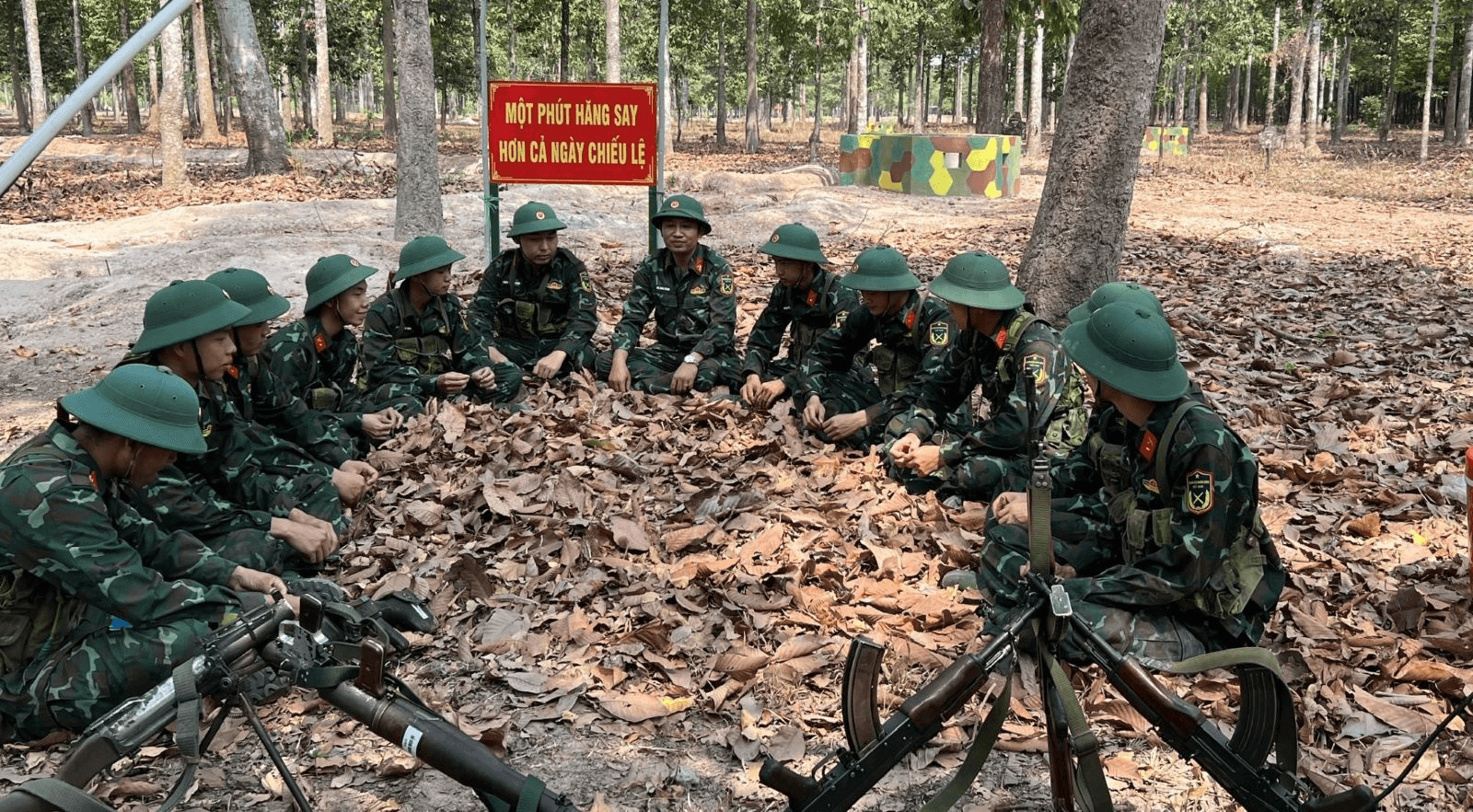 Luyện giỏi, rèn nghiêm không thể thiếu kiến thức pháp luật