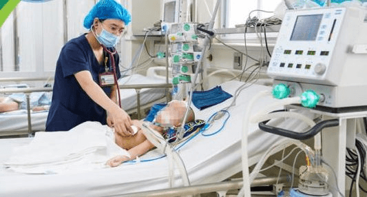 Tự ý dùng thuốc nam, một bệnh nhi nguy kịch