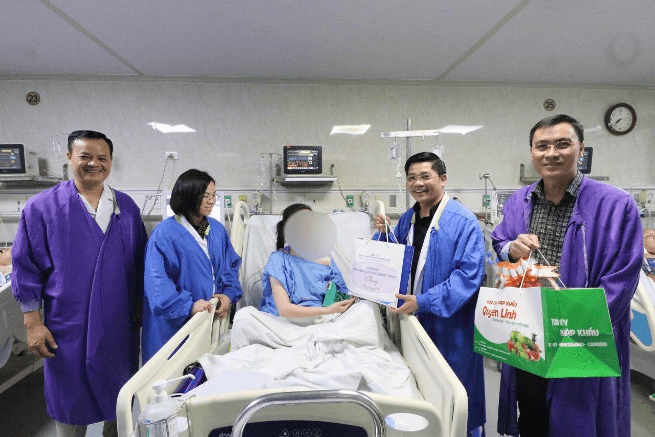 Cấp cứu thành công bệnh nhân sốc mất máu ngừng tuần hoàn do chửa ngoài tử cung vỡ