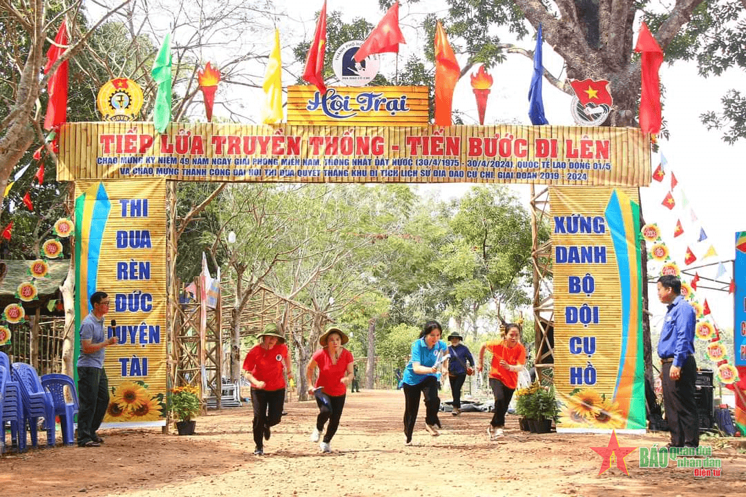 Sôi nổi, hấp dẫn Hội trại truyền thống “Tiếp lửa truyền thống, tiến bước đi lên"