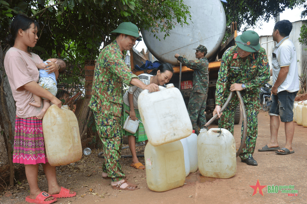 Trung đoàn 720 (Binh đoàn 16): Mỗi ngày tặng nhân dân 500m3 nước sạch