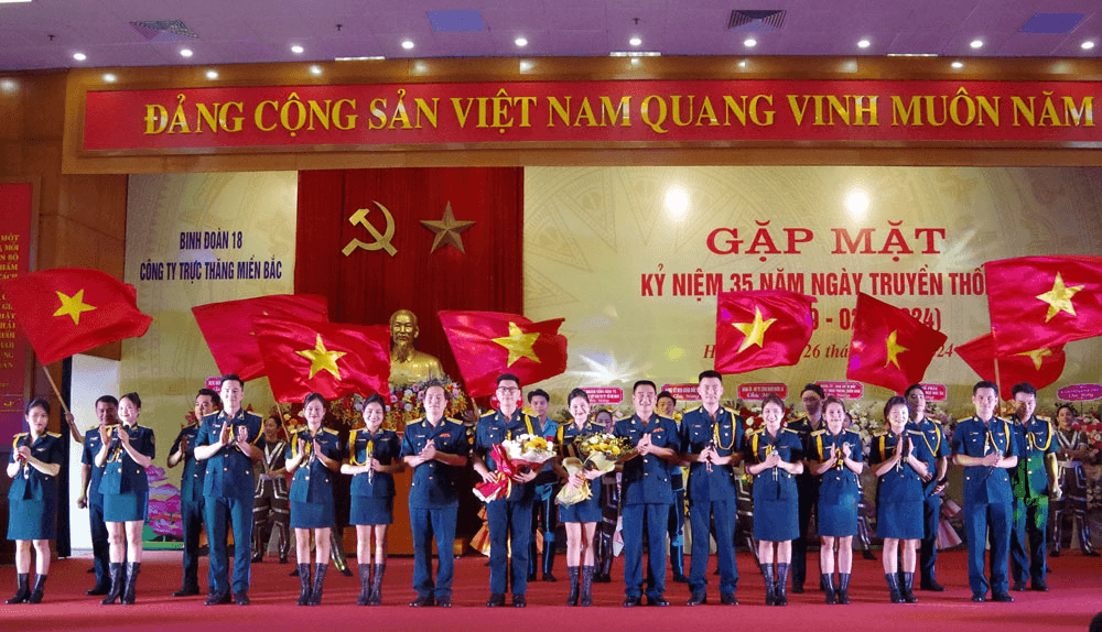 Công ty Trực thăng miền Bắc gặp mặt kỷ niệm 35 năm Ngày truyền thống