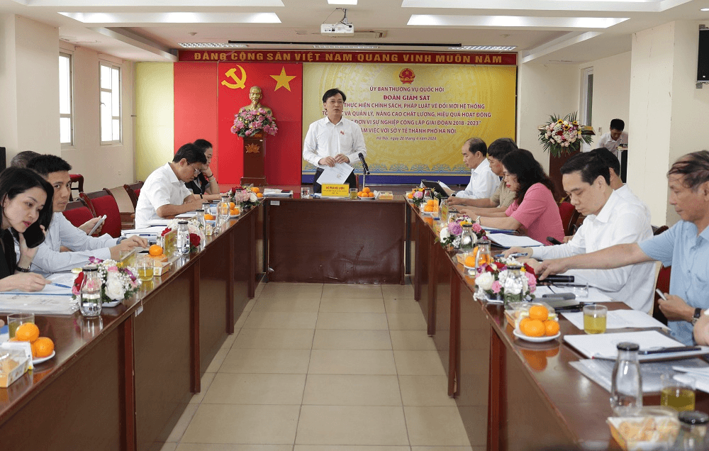 Đoàn giám sát của Ủy ban Thường vụ Quốc hội làm việc với Sở Y tế Hà Nội
