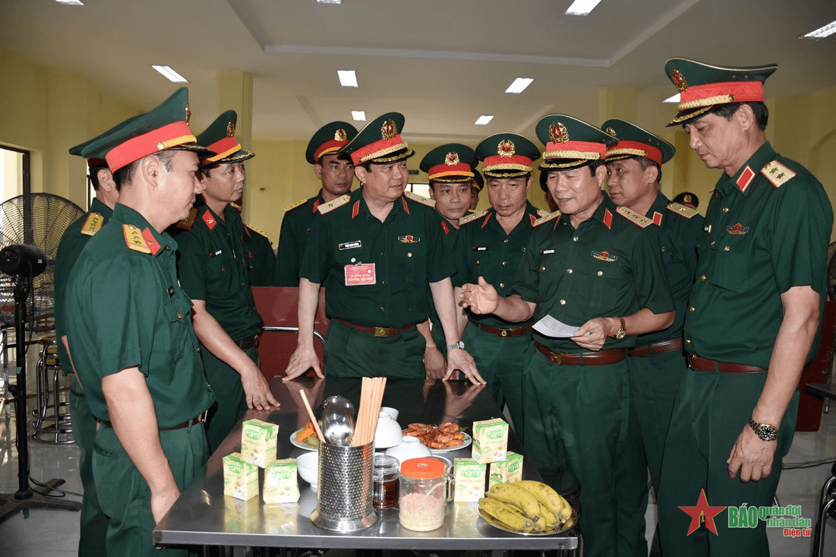 Thượng tướng Nguyễn Tân Cương kiểm tra công tác triển khai kế hoạch sẵn sàng chiến đấu, bảo vệ Lễ kỷ niệm 70 năm Chiến thắng Điện Biên Phủ