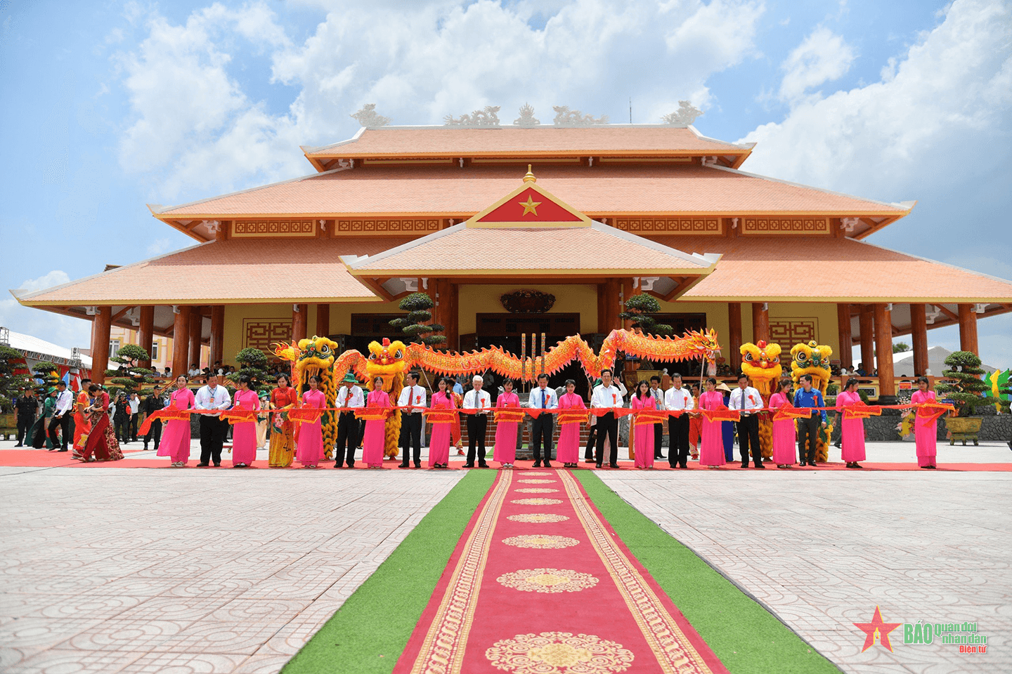 Khánh thành Đền thờ Anh hùng liệt sĩ, lực lượng vũ trang nhân dân và thanh niên xung phong hy sinh trên tuyến đường 1C