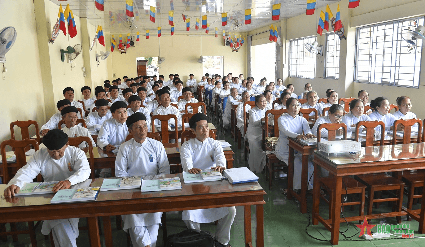 An Giang: Bồi dưỡng kiến thức quốc phòng và an ninh cho chức sắc, chức việc