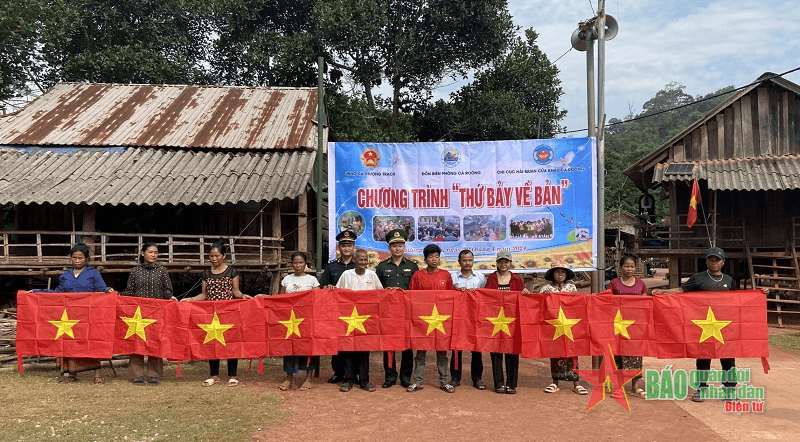 "Thứ Bảy về bản" củng cố, gắn kết tình quân dân