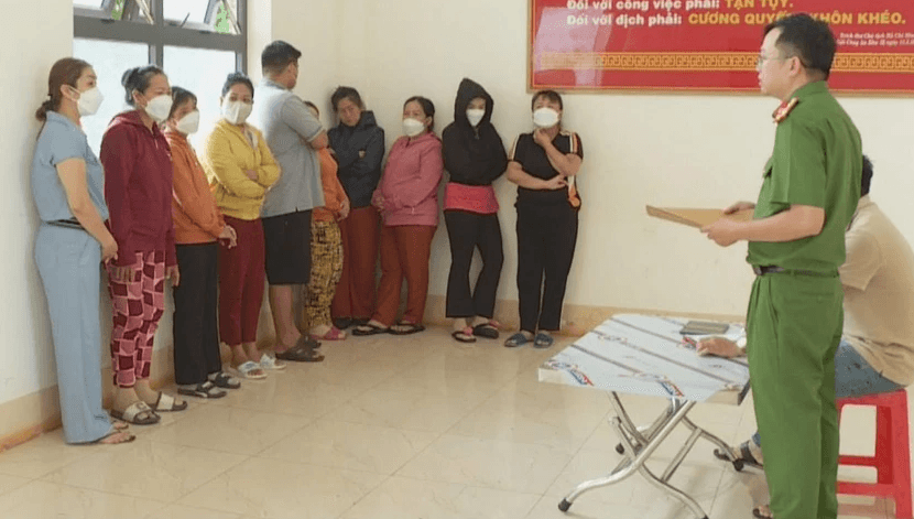 Triệt phá đường dây ghi đề hoạt động tinh vi