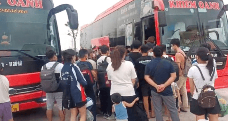 Phát hiện tài xế xe khách vi phạm nồng độ cồn, chở quá 31 hành khách