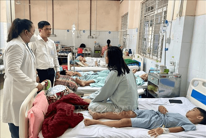 Vụ nghi ngộ độc thực phẩm tại Đồng Nai: Số người nhập viện tăng lên 250, mở thêm một đơn vị cấp cứu