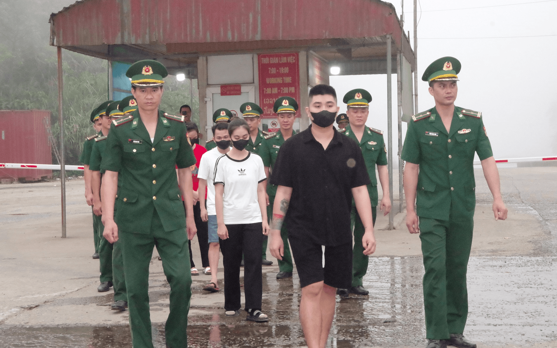 Lực lượng Biên phòng giải cứu 5 nạn nhân bị lừa bán ra nước ngoài