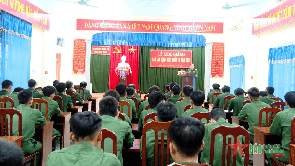 Bộ Chỉ Huy Quân sự tỉnh Ninh Bình khai giảng lớp đào tạo sĩ quan dự bị