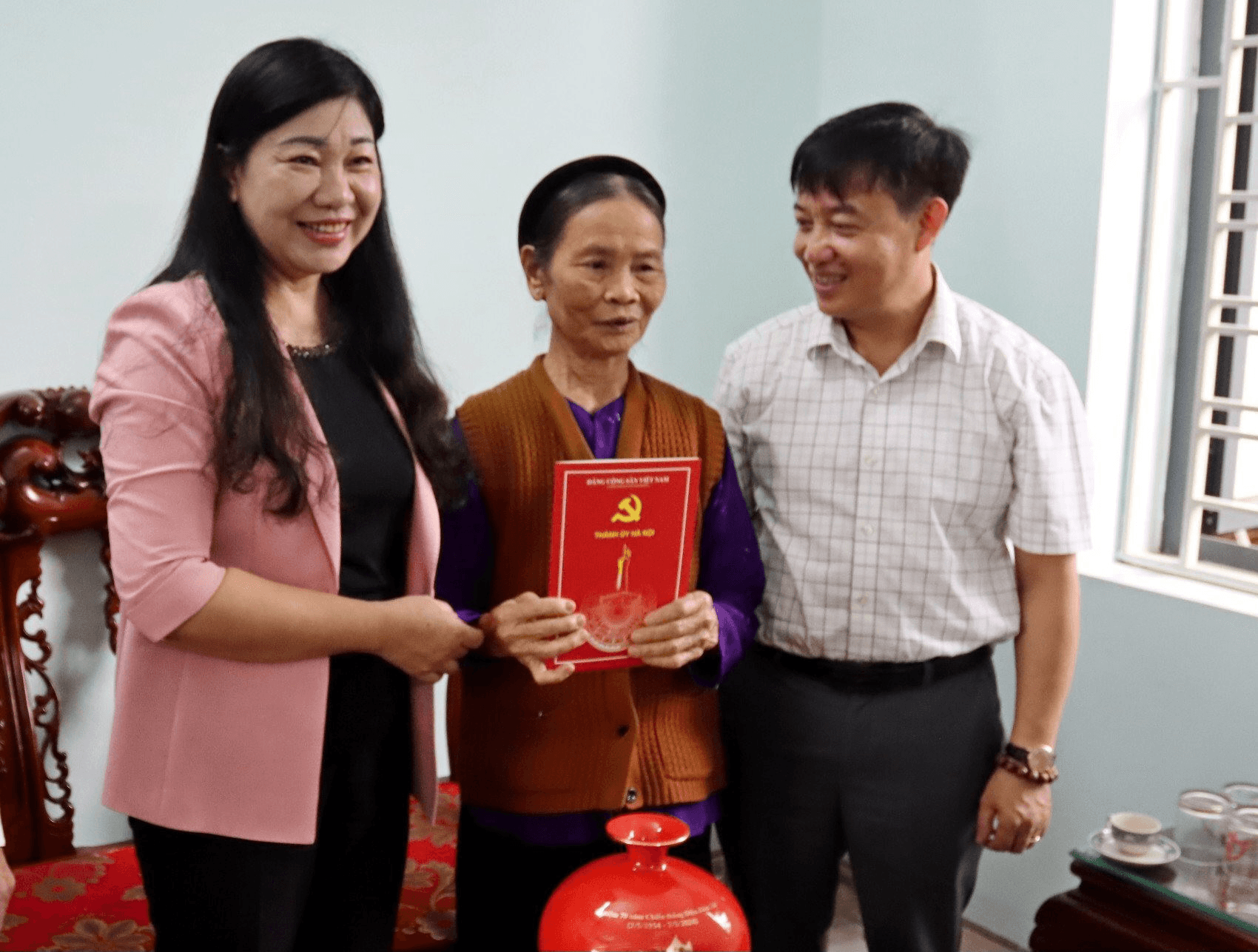 Tri ân thân nhân liệt sĩ, dân công hỏa tuyến chiến dịch Điện Biên Phủ tại Sơn Tây