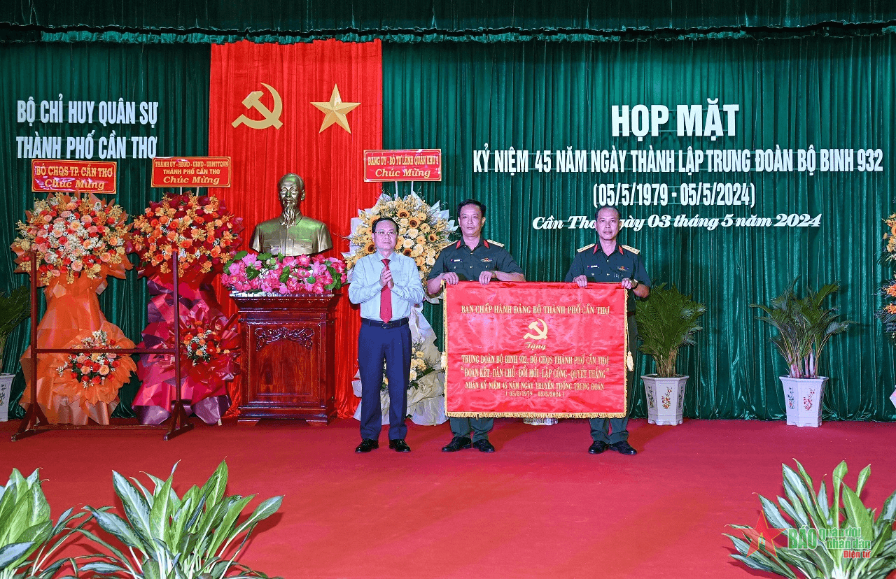 Trung đoàn 932 kỷ niệm 45 năm ngày thành lập 

​