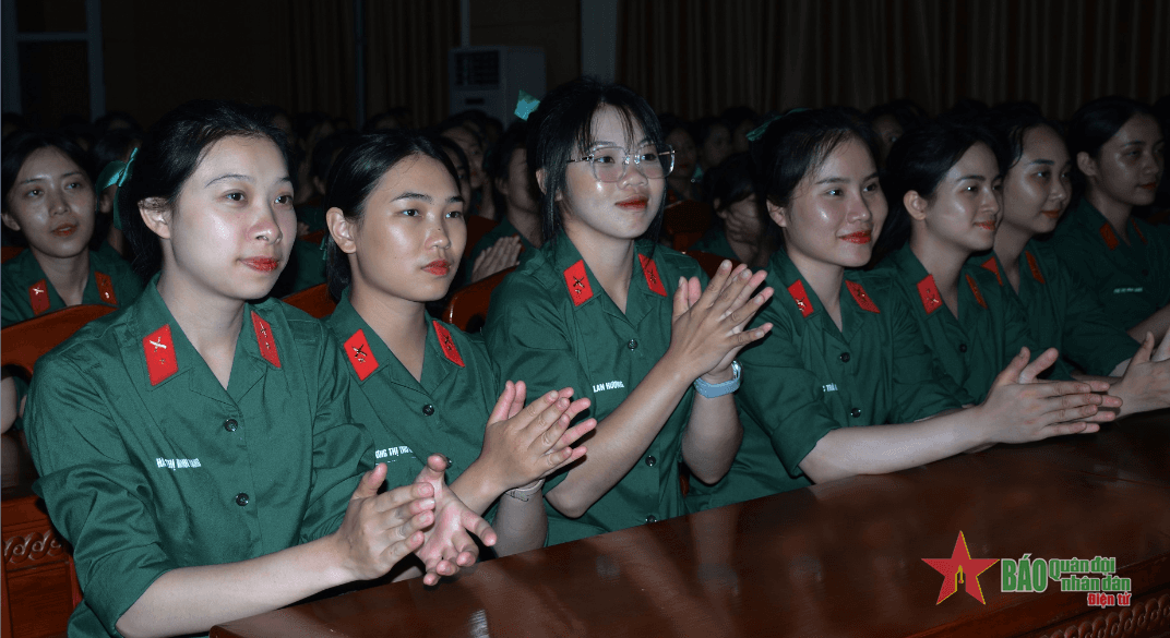 Thêm yêu lịch sử qua những thước phim