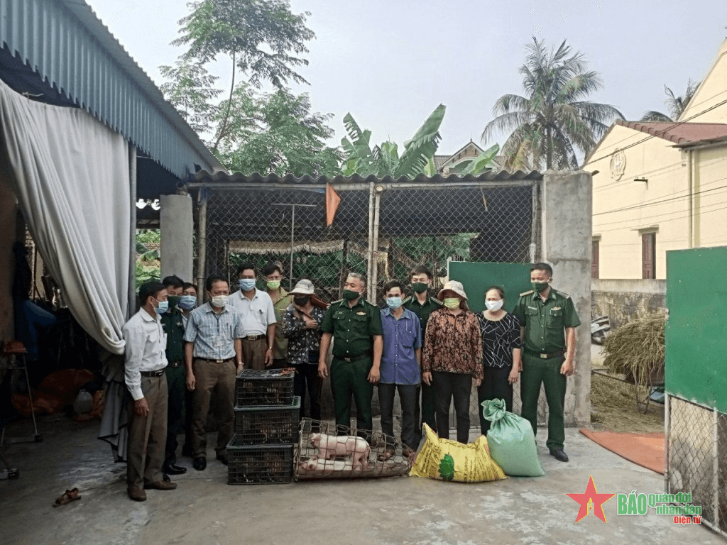 Nghĩa tình Bộ đội Biên phòng với nhân dân