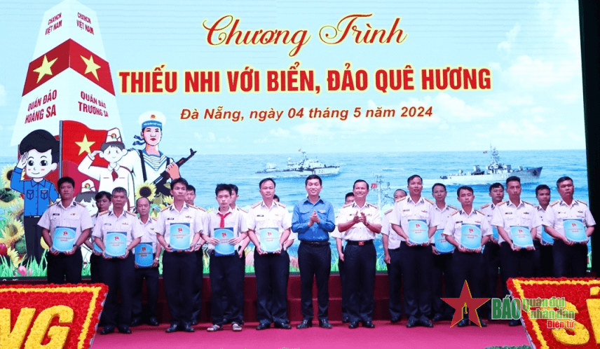 Vùng 3 Hải quân tổ chức chương trình “Thiếu nhi với biển, đảo quê hương”