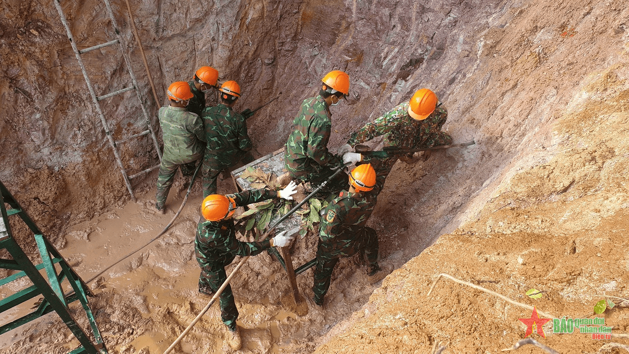 Công binh Quân khu 9 không quản gian khó để “Mở đường thắng lợi”

​