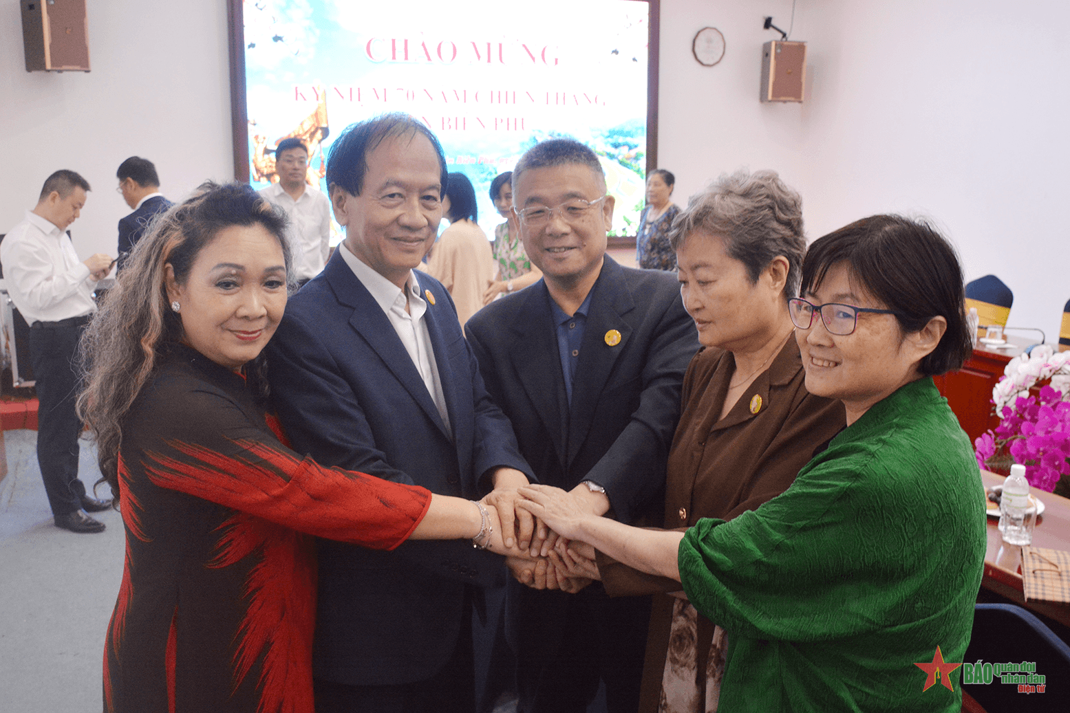 Tiếp tục vun đắp mối quan hệ hữu nghị Việt Nam - Trung Quốc