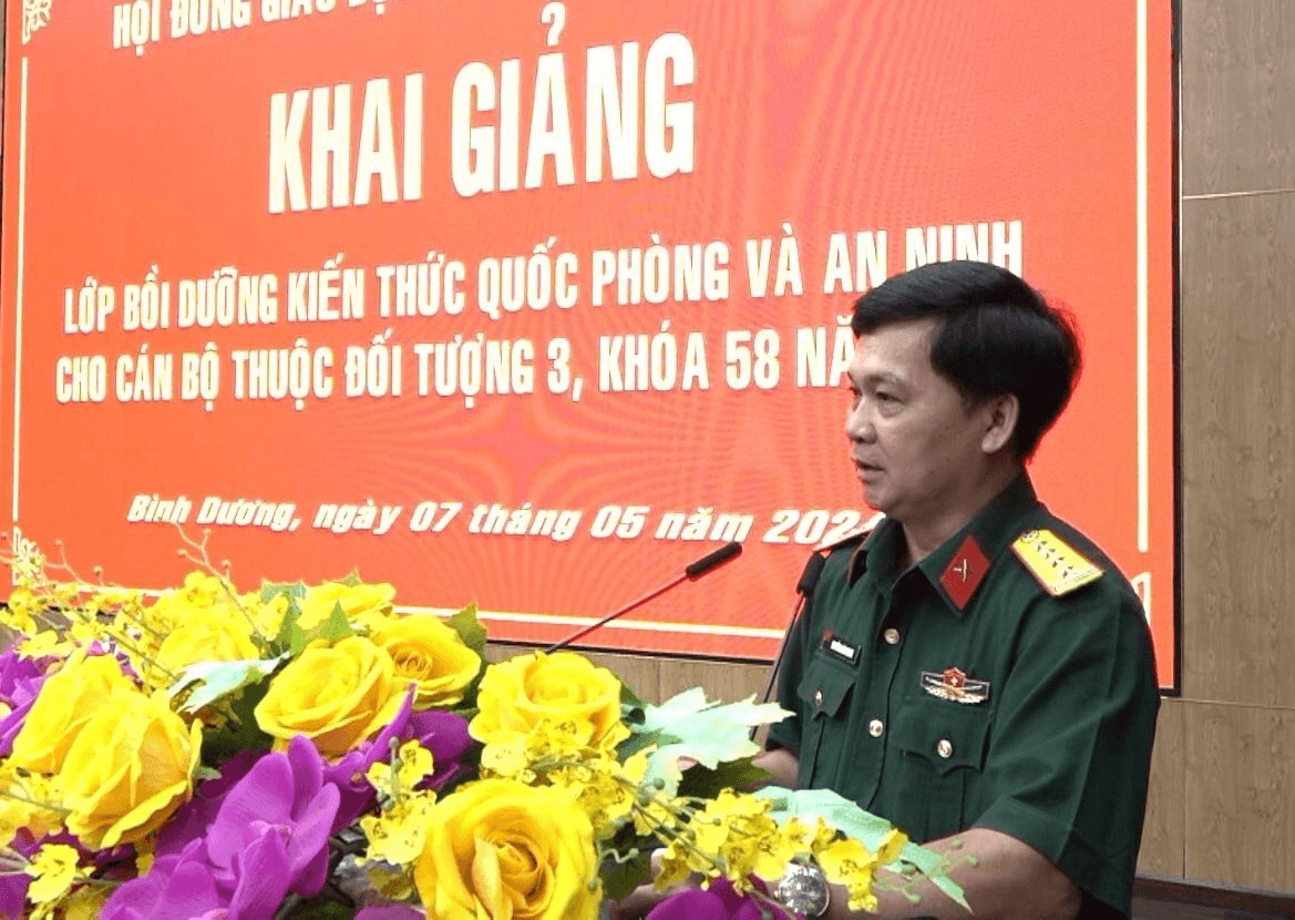 Bình Dương khai giảng lớp bồi dưỡng kiến thức quốc phòng và an ninh đối tượng 3