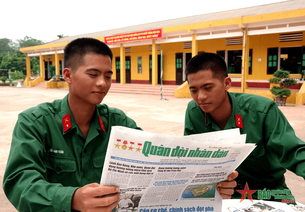 “5 cùng” của hai chàng binh nhì