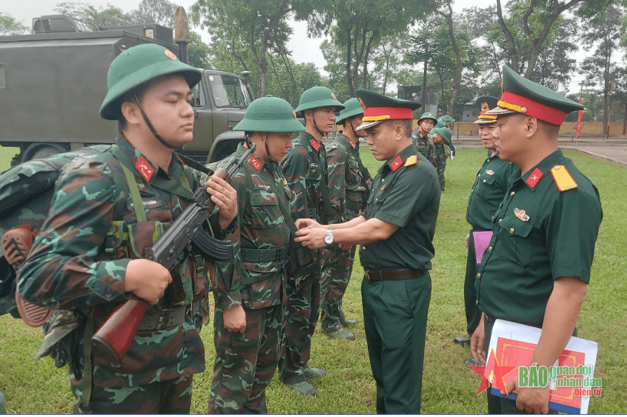Nâng cao chất lượng huấn luyện chuyên ngành tác chiến điện tử ở Quân đoàn 12