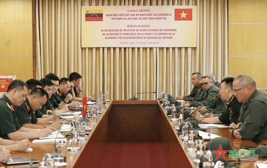 Đoàn Học viện Cấp cao An ninh Quốc gia Venezuela thăm, làm việc tại Học viện Chính trị